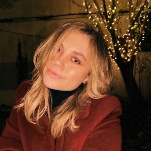 Meet your Posher, Julia